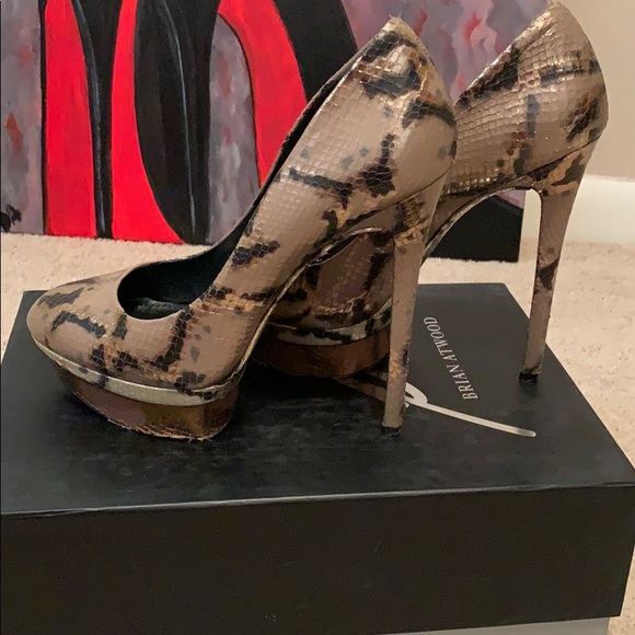 Gold python embossed Brian Atwood platform pumps - Picture 9 of 9